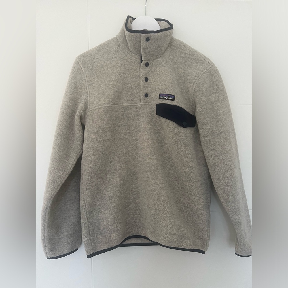 Patagonia Beige and Black Women's Sweater
